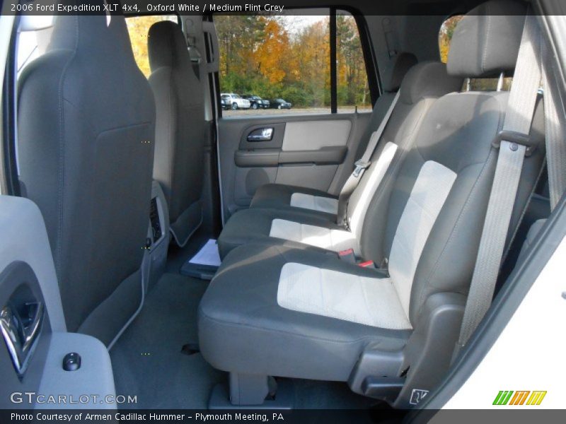 Oxford White / Medium Flint Grey 2006 Ford Expedition XLT 4x4