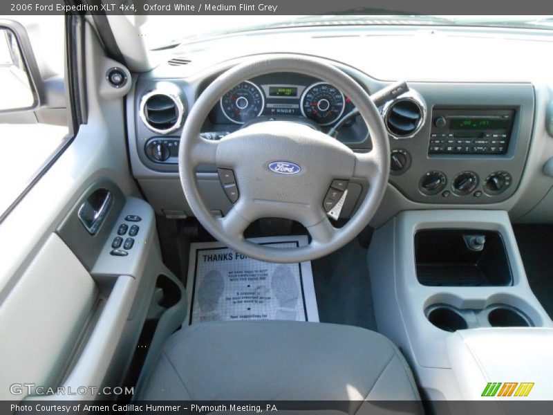 Oxford White / Medium Flint Grey 2006 Ford Expedition XLT 4x4
