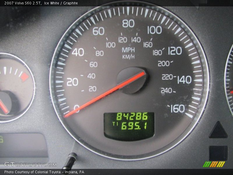 Ice White / Graphite 2007 Volvo S60 2.5T