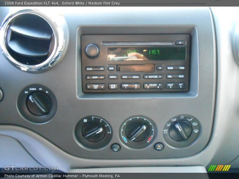 Oxford White / Medium Flint Grey 2006 Ford Expedition XLT 4x4