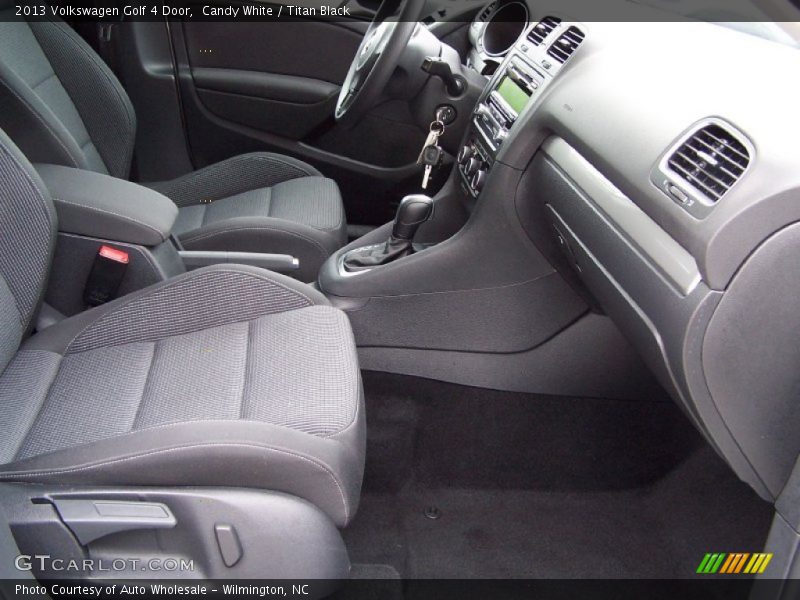 Candy White / Titan Black 2013 Volkswagen Golf 4 Door