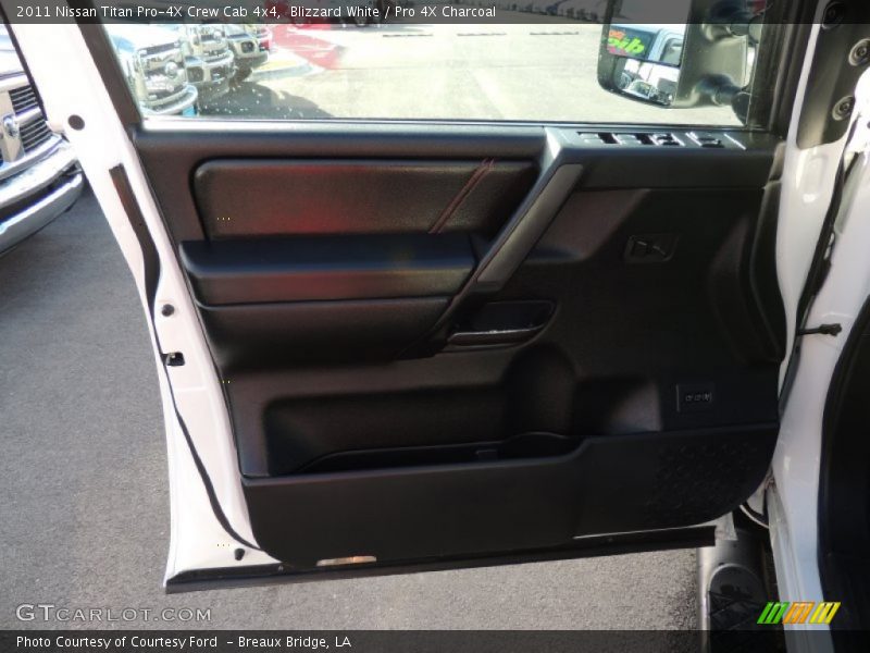 Blizzard White / Pro 4X Charcoal 2011 Nissan Titan Pro-4X Crew Cab 4x4