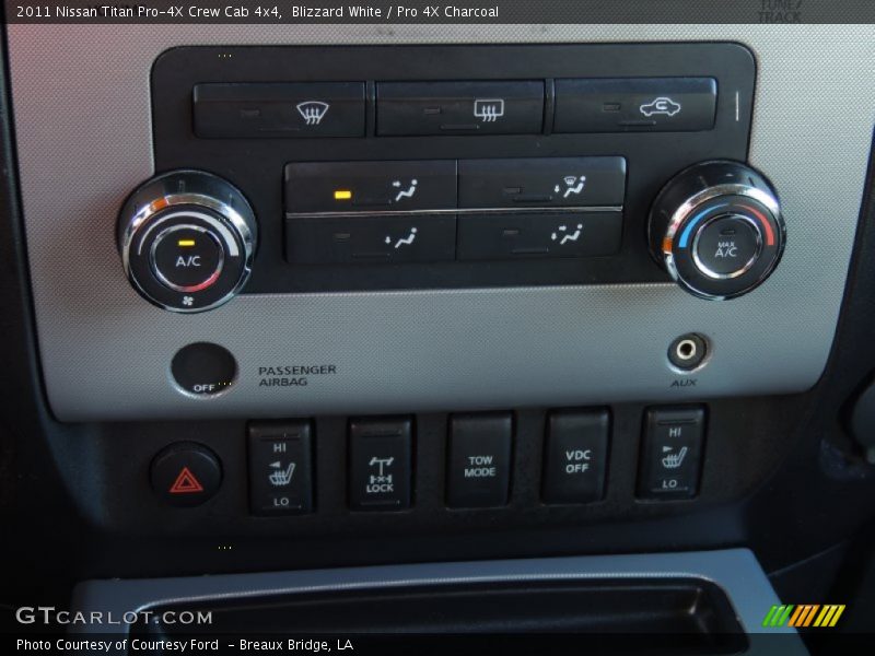 Blizzard White / Pro 4X Charcoal 2011 Nissan Titan Pro-4X Crew Cab 4x4