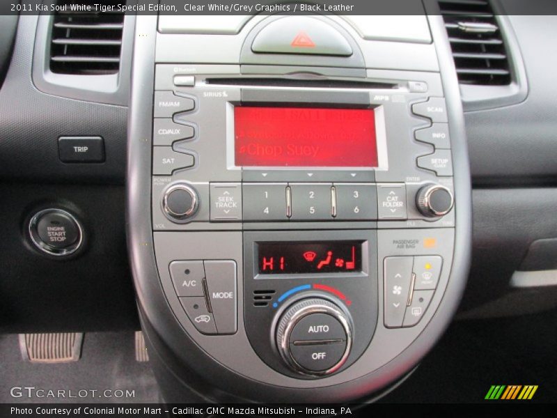 Clear White/Grey Graphics / Black Leather 2011 Kia Soul White Tiger Special Edition