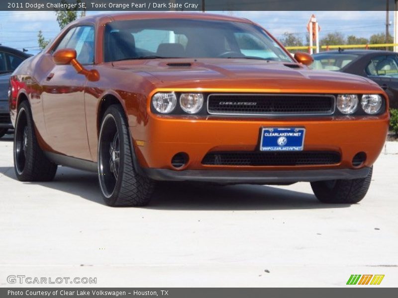 Toxic Orange Pearl / Dark Slate Gray 2011 Dodge Challenger SE