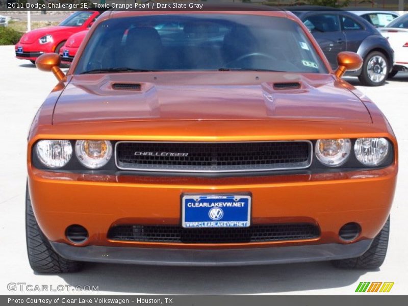 Toxic Orange Pearl / Dark Slate Gray 2011 Dodge Challenger SE