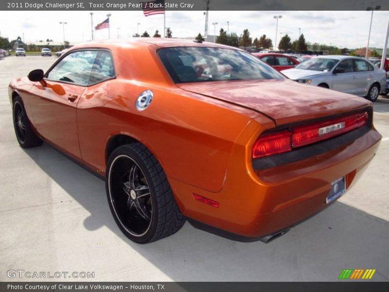 Toxic Orange Pearl / Dark Slate Gray 2011 Dodge Challenger SE