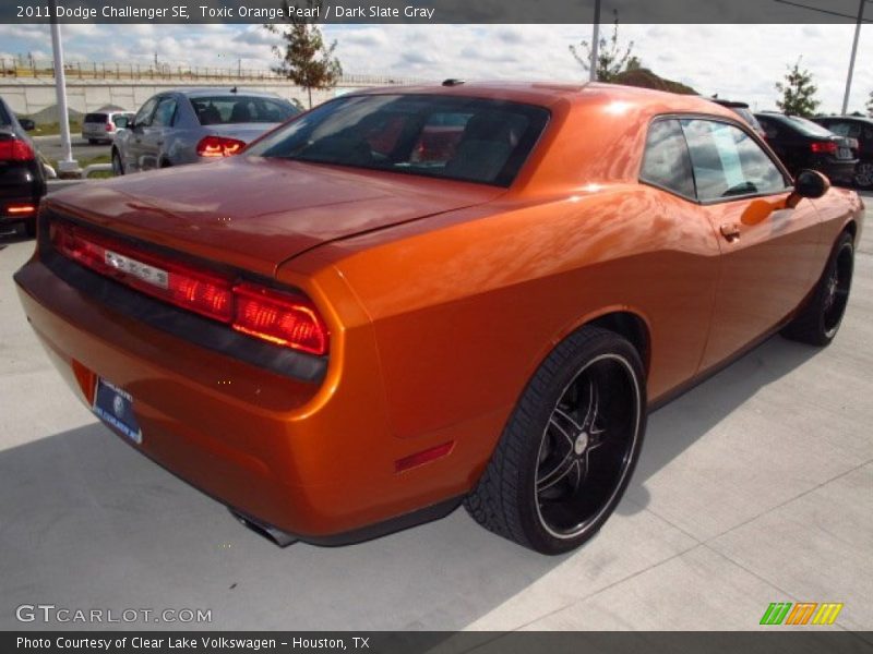 Toxic Orange Pearl / Dark Slate Gray 2011 Dodge Challenger SE