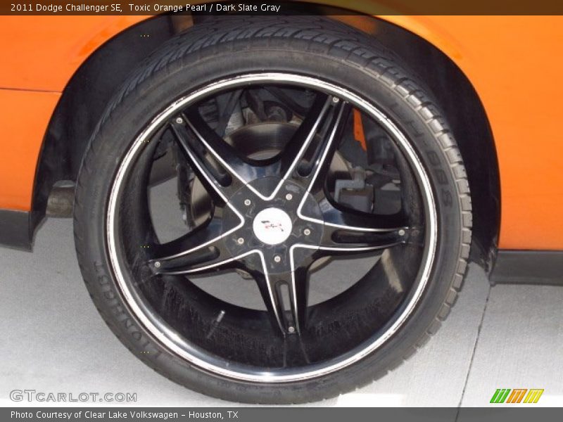 Toxic Orange Pearl / Dark Slate Gray 2011 Dodge Challenger SE
