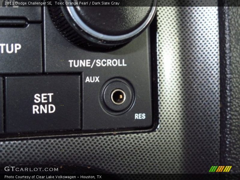 Toxic Orange Pearl / Dark Slate Gray 2011 Dodge Challenger SE