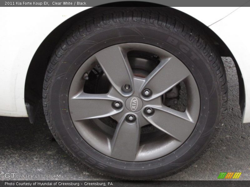 Clear White / Black 2011 Kia Forte Koup EX