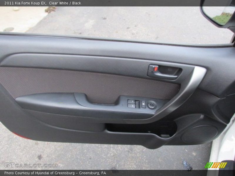 Clear White / Black 2011 Kia Forte Koup EX