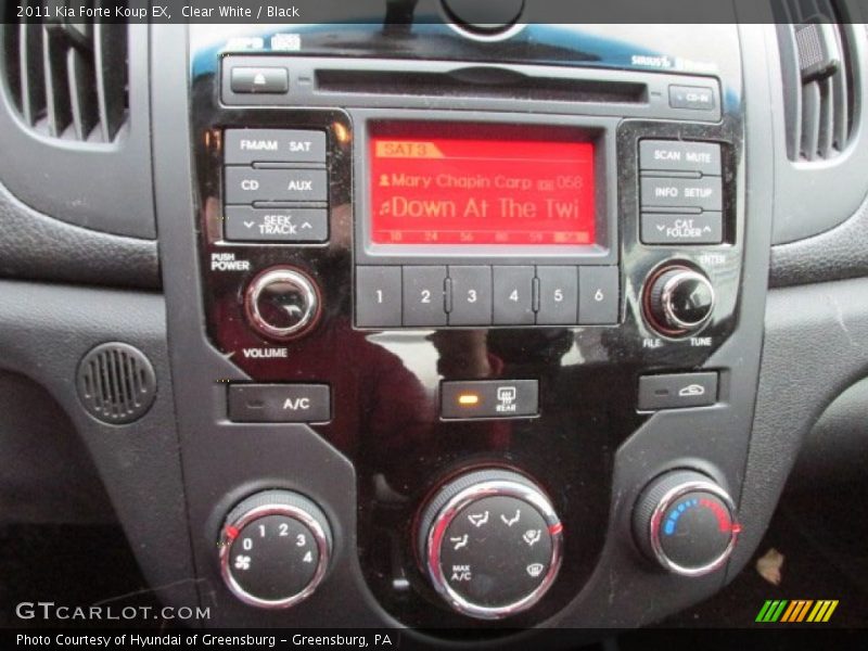 Clear White / Black 2011 Kia Forte Koup EX
