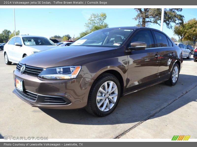 Front 3/4 View of 2014 Jetta SE Sedan