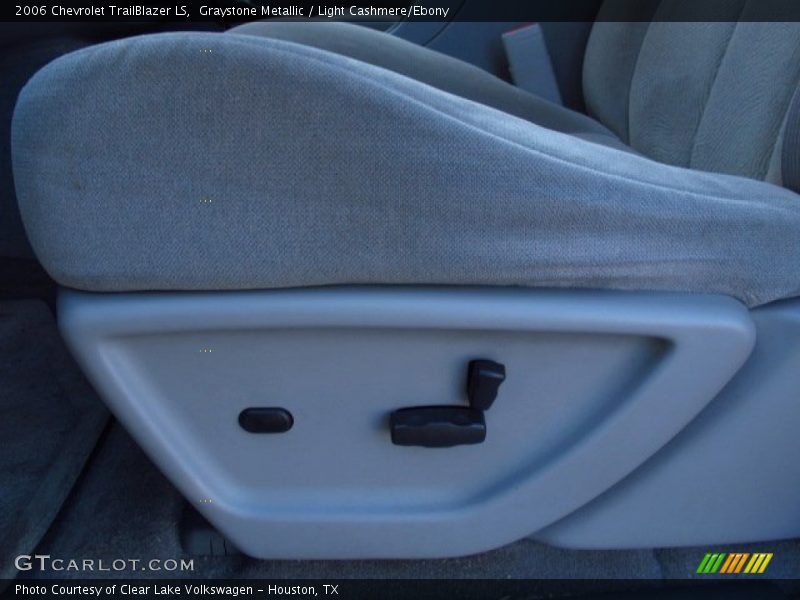 Graystone Metallic / Light Cashmere/Ebony 2006 Chevrolet TrailBlazer LS