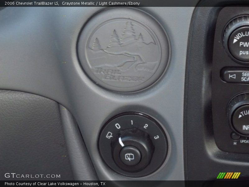 Graystone Metallic / Light Cashmere/Ebony 2006 Chevrolet TrailBlazer LS