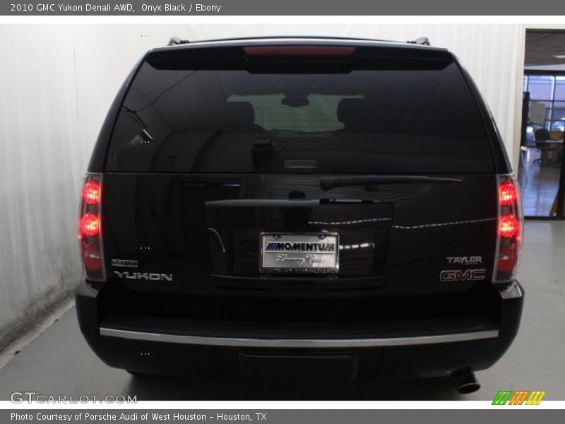 Onyx Black / Ebony 2010 GMC Yukon Denali AWD