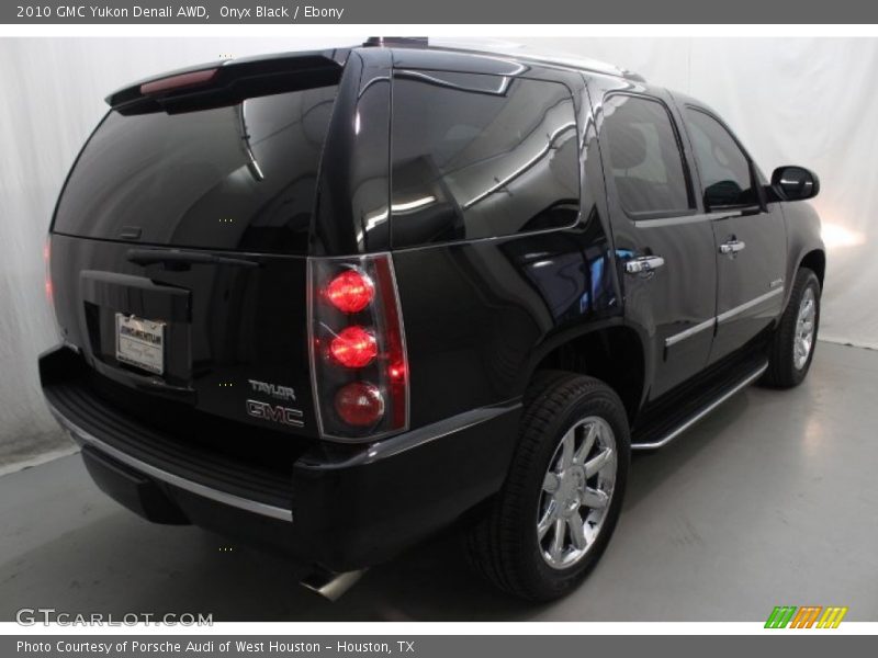 Onyx Black / Ebony 2010 GMC Yukon Denali AWD