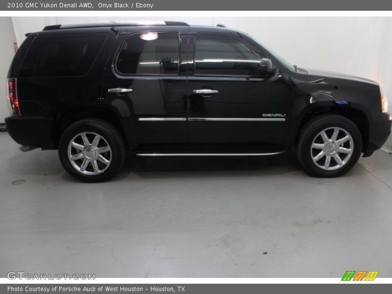 Onyx Black / Ebony 2010 GMC Yukon Denali AWD