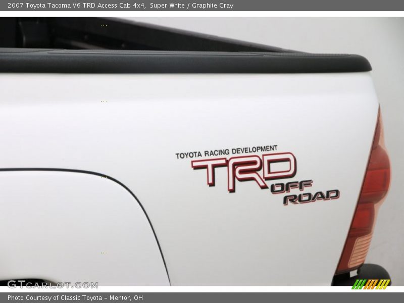 Super White / Graphite Gray 2007 Toyota Tacoma V6 TRD Access Cab 4x4