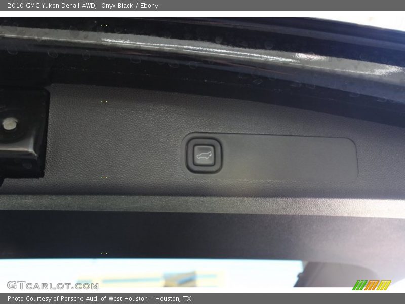 Onyx Black / Ebony 2010 GMC Yukon Denali AWD