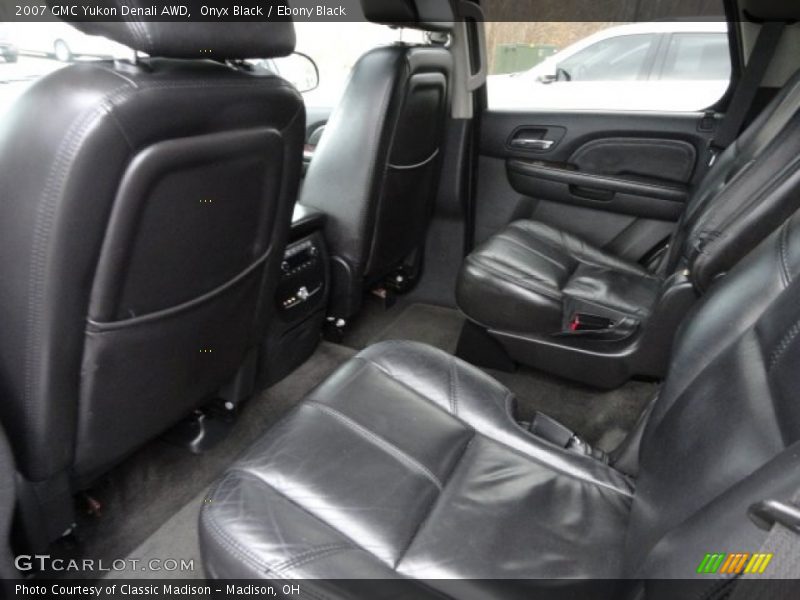 Onyx Black / Ebony Black 2007 GMC Yukon Denali AWD
