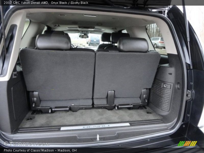 Onyx Black / Ebony Black 2007 GMC Yukon Denali AWD
