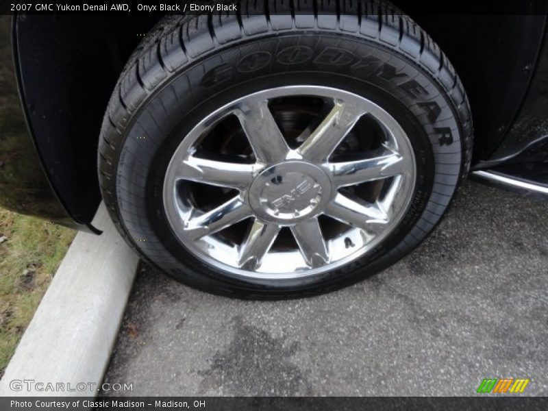 Onyx Black / Ebony Black 2007 GMC Yukon Denali AWD
