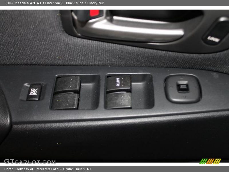 Black Mica / Black/Red 2004 Mazda MAZDA3 s Hatchback