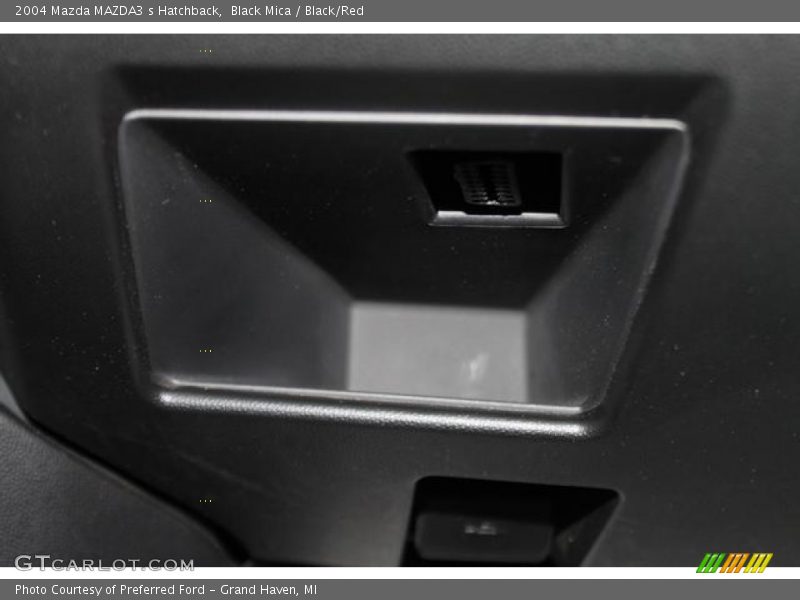 Black Mica / Black/Red 2004 Mazda MAZDA3 s Hatchback