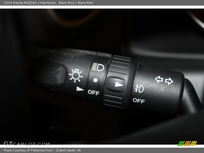 Black Mica / Black/Red 2004 Mazda MAZDA3 s Hatchback