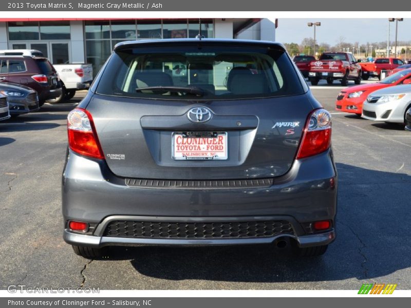 Magnetic Gray Metallic / Ash 2013 Toyota Matrix S