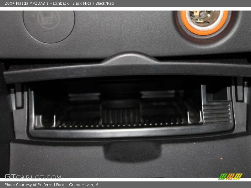 Black Mica / Black/Red 2004 Mazda MAZDA3 s Hatchback