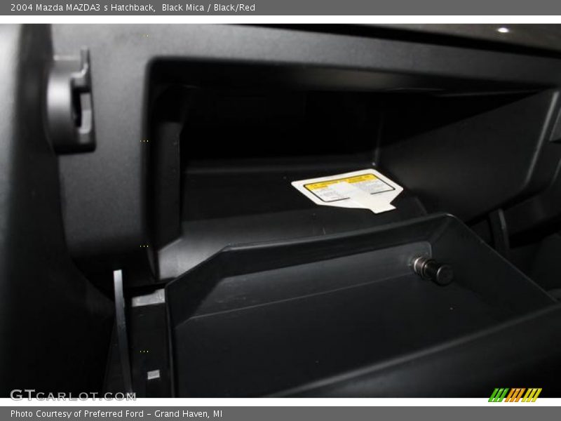 Black Mica / Black/Red 2004 Mazda MAZDA3 s Hatchback