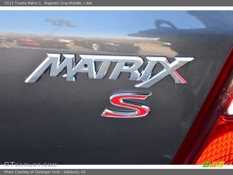 Magnetic Gray Metallic / Ash 2013 Toyota Matrix S