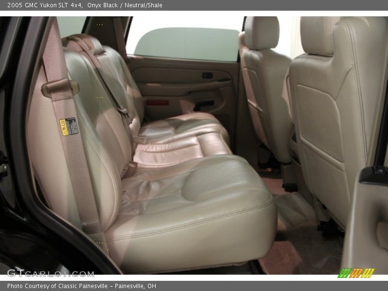 Onyx Black / Neutral/Shale 2005 GMC Yukon SLT 4x4