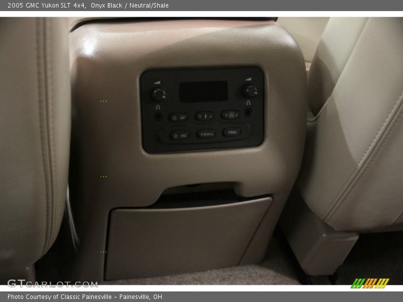 Onyx Black / Neutral/Shale 2005 GMC Yukon SLT 4x4