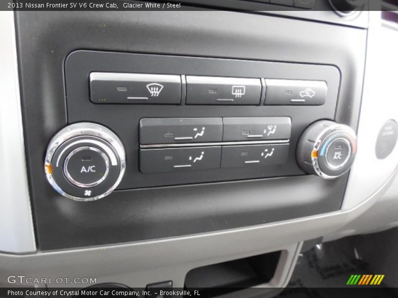 Glacier White / Steel 2013 Nissan Frontier SV V6 Crew Cab
