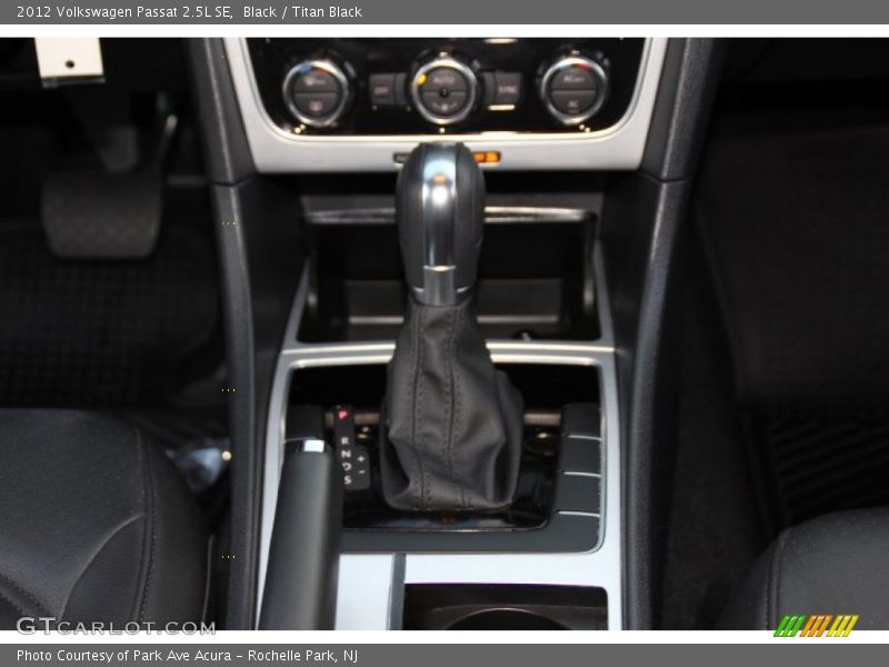 Black / Titan Black 2012 Volkswagen Passat 2.5L SE