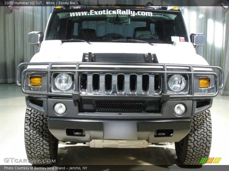 White / Ebony Black 2005 Hummer H2 SUT