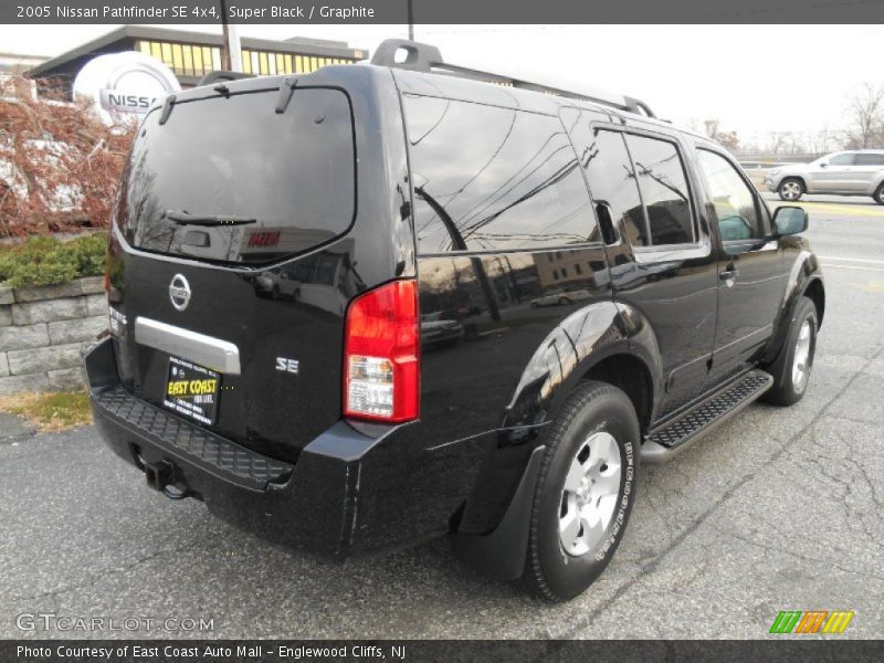 Super Black / Graphite 2005 Nissan Pathfinder SE 4x4