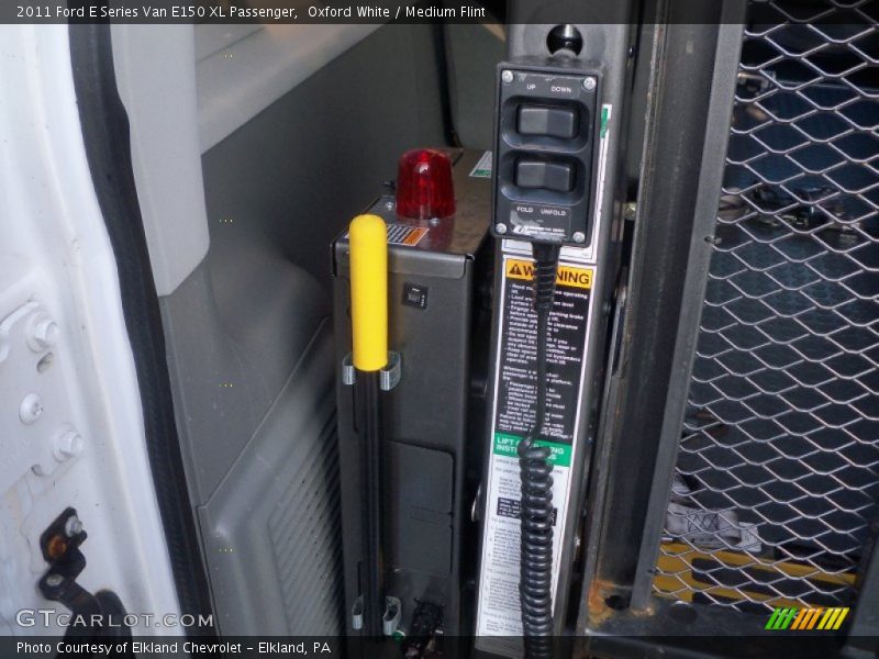 Oxford White / Medium Flint 2011 Ford E Series Van E150 XL Passenger