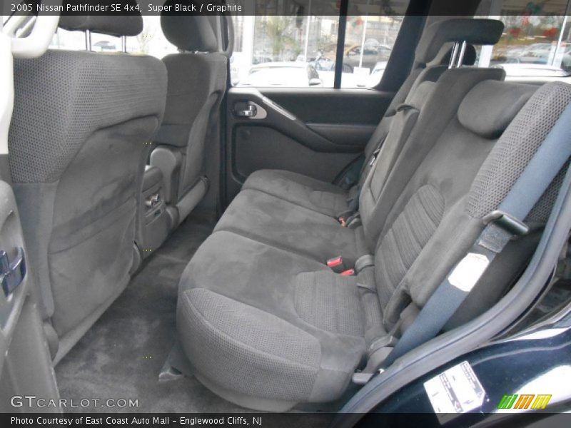 Super Black / Graphite 2005 Nissan Pathfinder SE 4x4