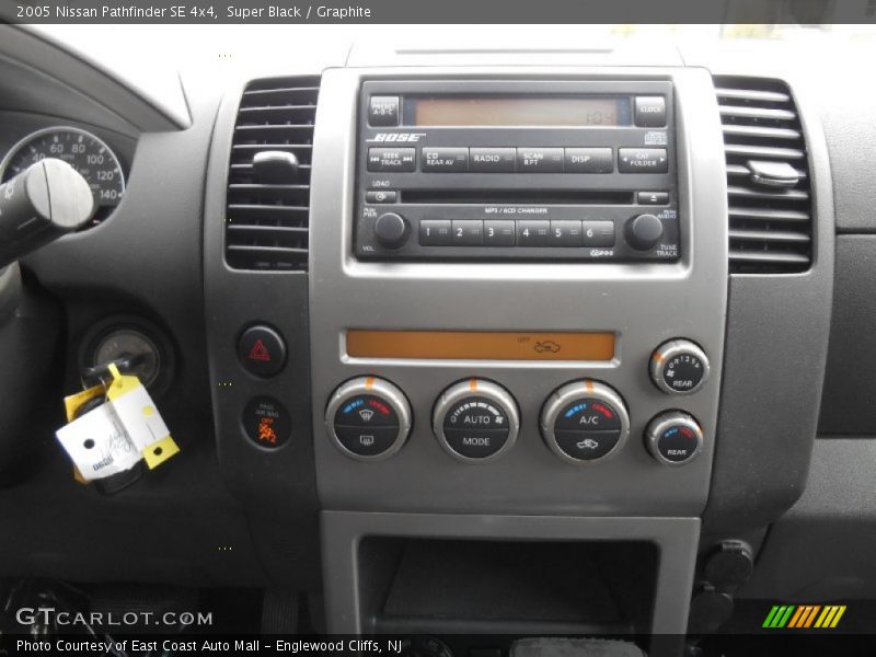 Super Black / Graphite 2005 Nissan Pathfinder SE 4x4