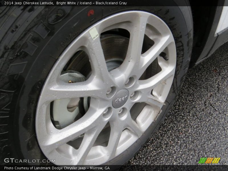 Bright White / Iceland - Black/Iceland Gray 2014 Jeep Cherokee Latitude
