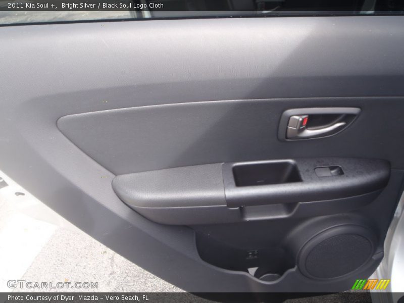 Bright Silver / Black Soul Logo Cloth 2011 Kia Soul +