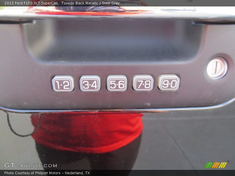 Tuxedo Black Metallic / Steel Gray 2013 Ford F150 XLT SuperCab