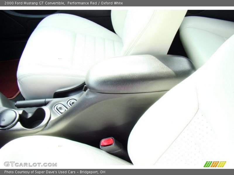 Performance Red / Oxford White 2000 Ford Mustang GT Convertible