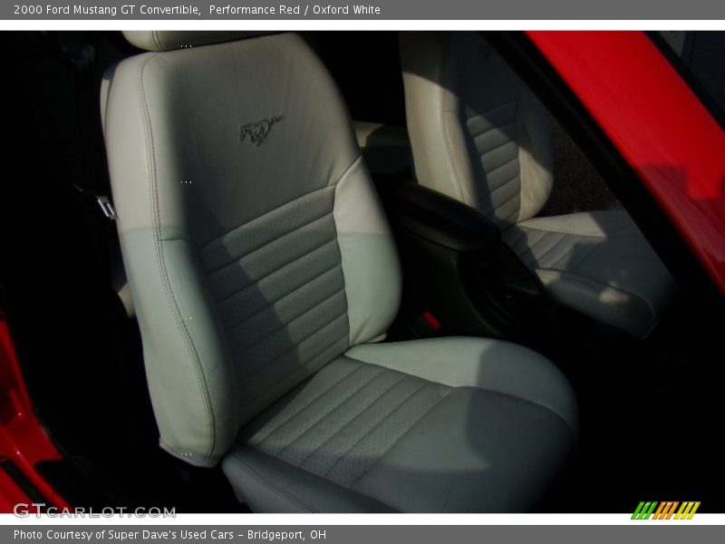Performance Red / Oxford White 2000 Ford Mustang GT Convertible