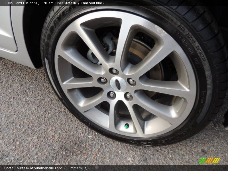 Brilliant Silver Metallic / Charcoal Black 2009 Ford Fusion SE